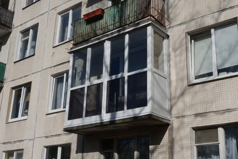 П-образный балкон от пола